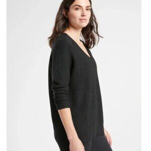 ATHLETA Hanover Refined V-Neck Sweater Black Size Medium
